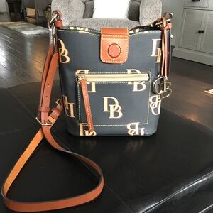 Dooney & Bourke Black & Tan Crossbody, Ridley